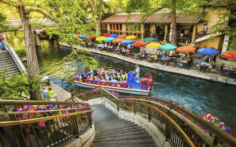 3 địa điểm lý tưởng dành cho chuyến du lịch vào tháng 4 25 wanderlust tips 3 dia diem li tuong danh cho chuyen du lich vao thang 4 17