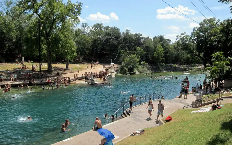 3 địa điểm lý tưởng dành cho chuyến du lịch vào tháng 4 22 wanderlust tips 3 dia diem li tuong danh cho chuyen du lich vao thang 4 28