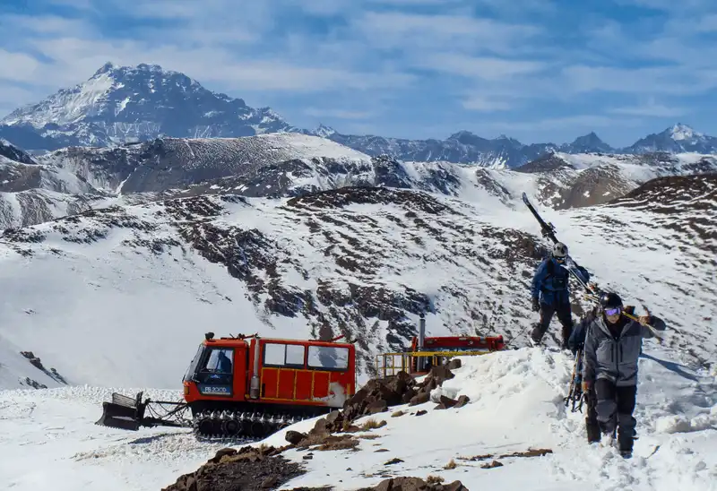 wanderlust tips 5 diem truot tuyet mua he hot nhat o Chile 5