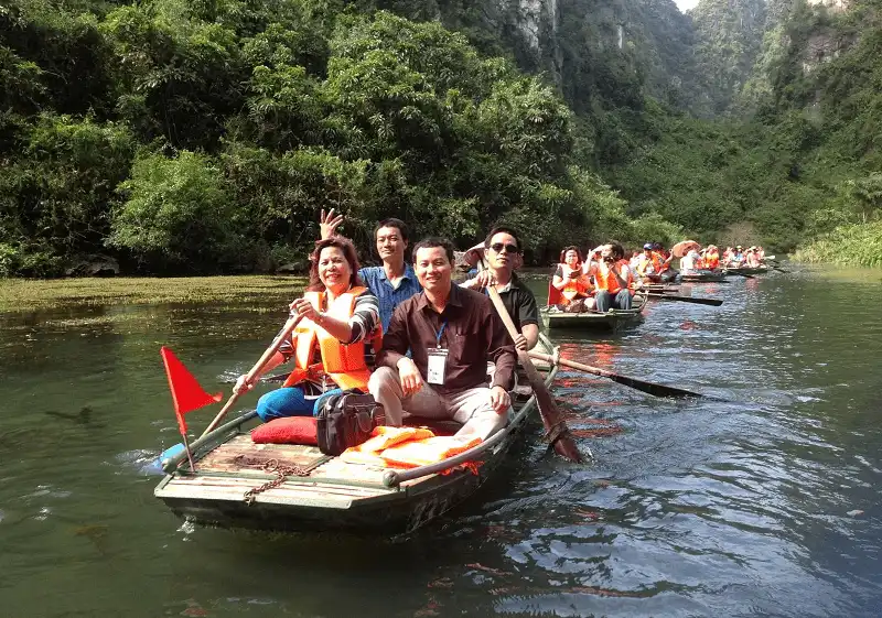 wanderlust tips 5 phuong tien du lich doc dao tai viet nam 7