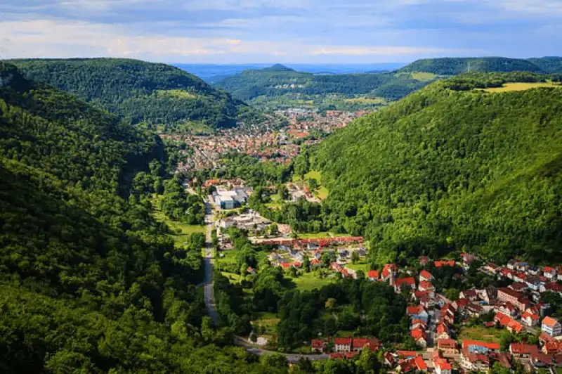 Điểm danh 5 quốc gia đặc biệt không thể xây dựng được sân bay 9 wanderlust tips 5 quoc gia khong the xay dung san bay 1 1