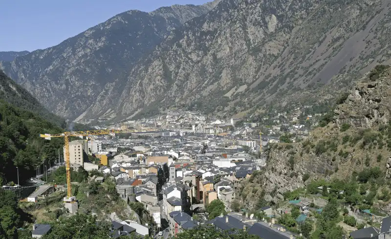 Điểm danh 5 quốc gia đặc biệt không thể xây dựng được sân bay 8 wanderlust tips 5 quoc gia khong the xay dung san bay 2