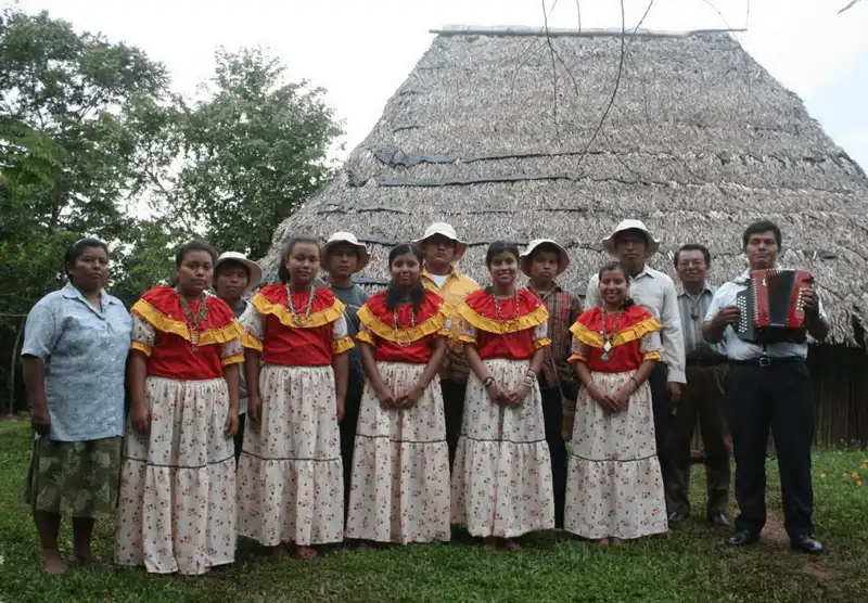 6 bộ tộc hiếm hoi vẫn theo chế độ mẫu hệ tới ngày nay 10 wanderlust tips 6 bo toc hiem hoi van theo che do mau he toi ngay nay 13