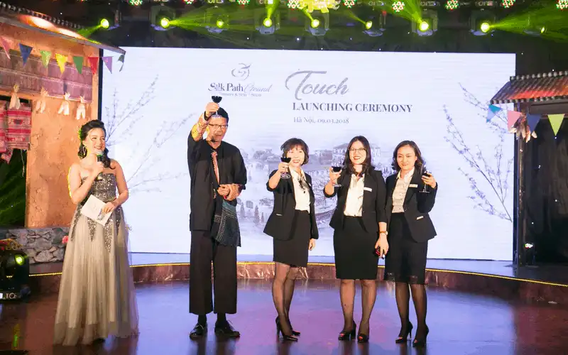 Châu Bùi sành điệu hội ngộ á hậu Tú Anh tại sự kiện ra mắt Silk Path Grand Resort Sapa 9 wanderlust tips Chau Bui sanh dieu hoi ngo a hau Tu Anh tai su kien ra mat Silk Path Grand Resort Sapa10