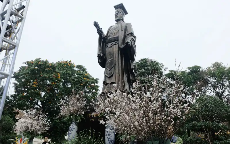 Tưng bừng Lễ hội hoa anh đào 2018 tại Hà Nội 5 wanderlust tips Tung bung Le hoi hoa anh dao 2018 tai Ha Noi 2 Copy