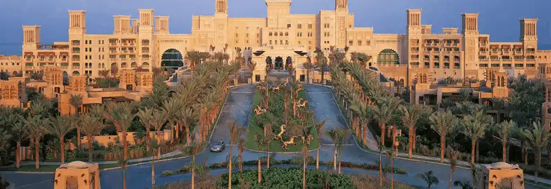 wanderlust tips btop 3 khu nghi duong sang trong bac nhat o Dubai 7