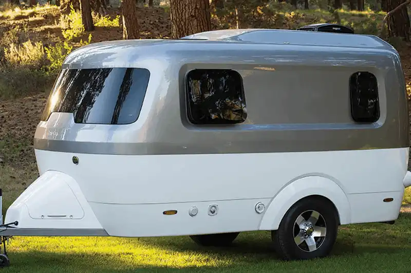 Wanderlust Tips Nest buoc dot pha trong dong xe du lich cua Airstream 1