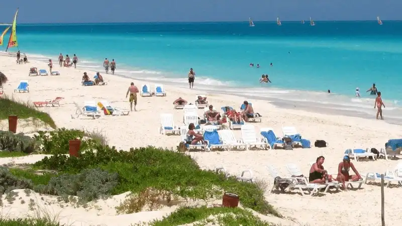 Wanderlust Tips Sayo Santa Maria bai bien hoang so nhat Cuba 6