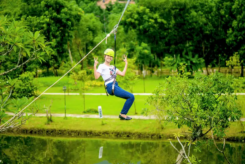 Wanderlust Tips chinh phuc duong truot zipline cho nhung ai ua mao hiem o Viet Nam 3