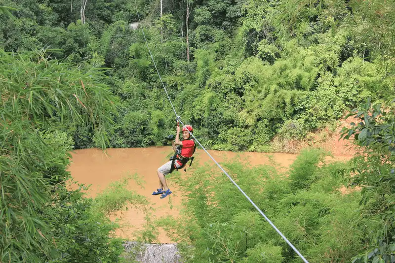 Wanderlust Tips chinh phuc duong truot zipline cho nhung ai ua mao hiem o Viet Nam 7