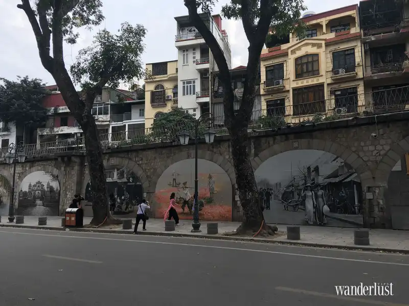 Wanderlust Tips ngam Ha Noi xua qua bich hoa tren pho Phung Hung 6