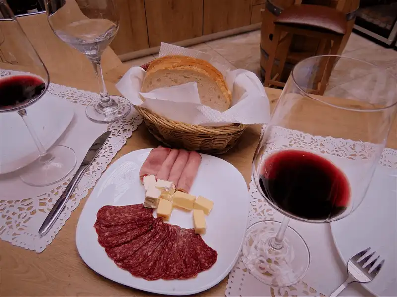 Wanderlust Tips nhung li do ban nen ghe tham Plovdiv kho bao cua Bungary 3