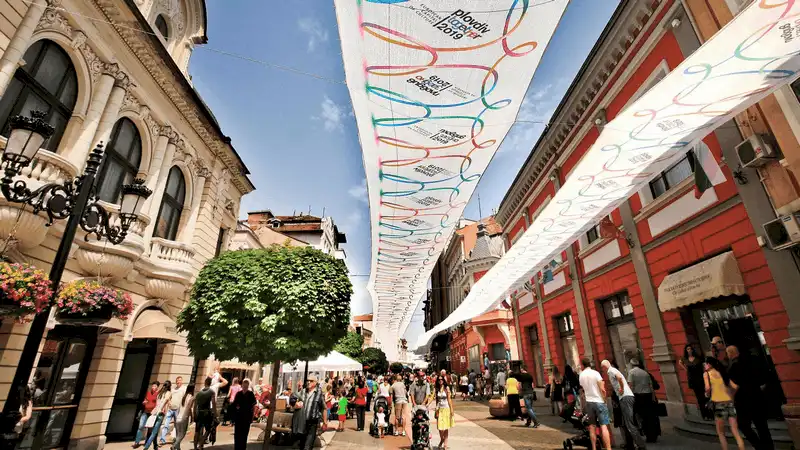 Wanderlust Tips nhung li do ban nen ghe tham Plovdiv kho bao cua Bungary 4 Copy