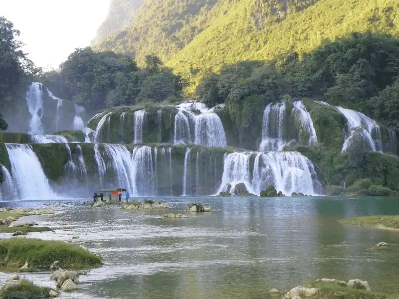 Wanderlust Tips non0nuoc Cao Bang duoc UNESO cong nhan la cong vien dia chat toan cau 4
