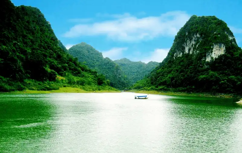 Non nước Cao Bằng được UNESCO công nhận là công viên địa chất toàn cầu 6 Wanderlust Tips non0nuoc Cao Bang duoc UNESO cong nhan la cong vien dia chat toan cau 5