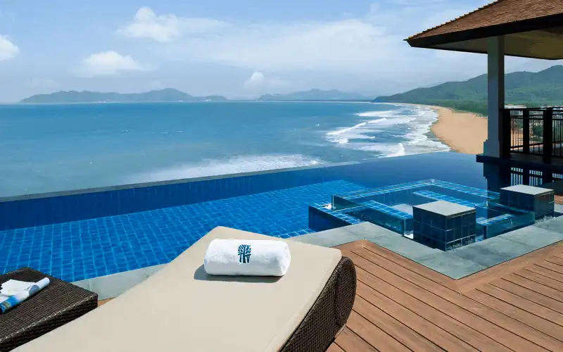 Chiều sâu văn hoá và giá trị cái đẹp trên sàn diễn Xuân - Hè 2018 của Đỗ Mạnh Cường 6 wanderlust tips San dien Xuan He 2018 cua do Manh Cuong Chieu sau ve van hoa va gia tri cua cai dep4