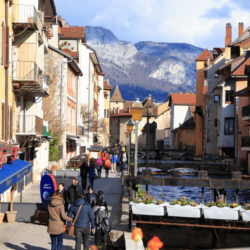 wanderlust tips annecy thanh pho quyen ru cua phap 01