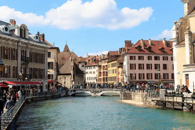 wanderlust tips annecy thanh pho quyen ru cua phap 4