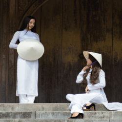 wanderlust tips ghe hue may ao dai ve hoi ni dong giay 0