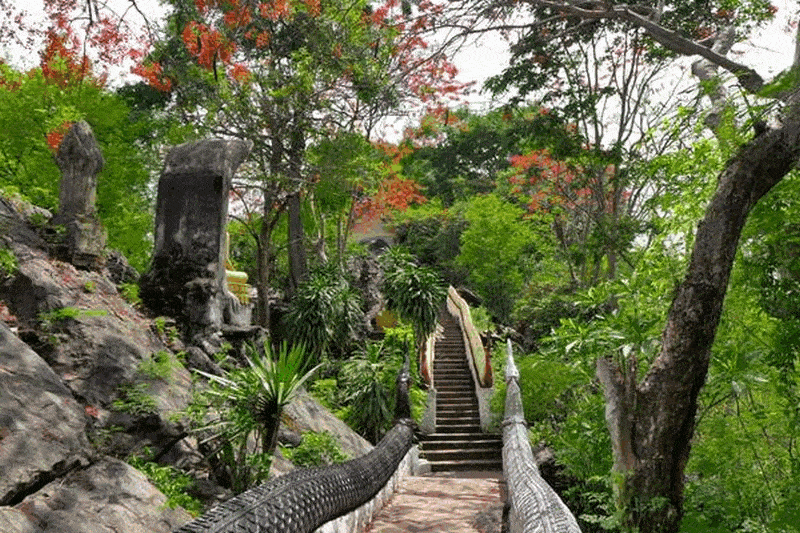 wanderlust tips kinh nghiem du lich lao dat nuoc xu trieu voi 22