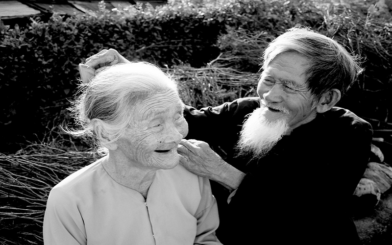 Cuộc sống “Ông bà anh” của cặp vợ chồng già trồng rau ở Hội An Cuộc sống “Ông bà anh” của cặp vợ chồng già trồng rau ở Hội An