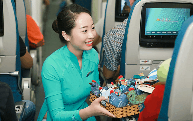 Wanderlust Tips Vietnam airlines danh nhieu phan qua cho cac em nho dip 1 6 1