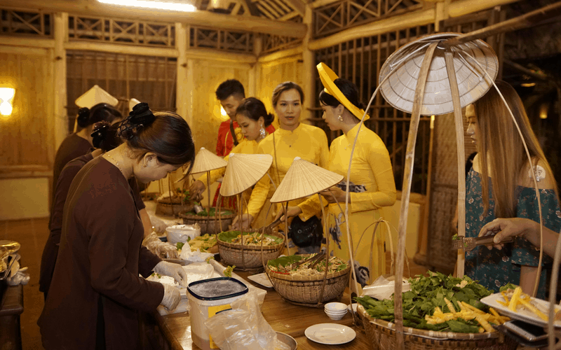 Emeralda Ninh Binh Resort & Spa tổ chức sự kiện “Chợ Quê Làng Tôi” 5 wanderlust tips Emeralda Ninh Binh Resort Spa to chuc su kien Cho Que Lang Toi4