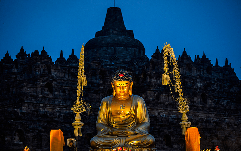wanderlust tips le phat dan vesak tai cac quoc gia 13