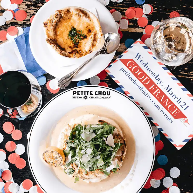 Tạp chí du lịch Wanderlust Tips 5 nền ẩm thực tuyệt vời nhất thế giới