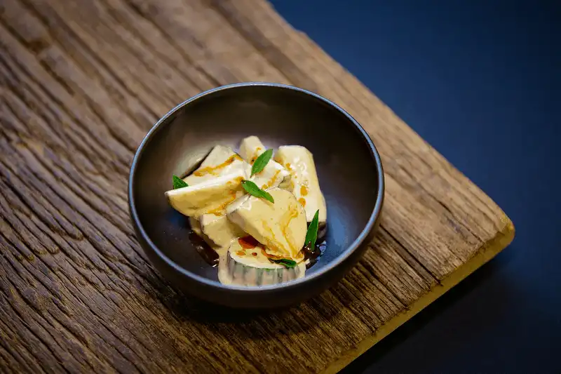 Tạp chí du lịch Wanderlust Tips 5 nền ẩm thực tuyệt vời nhất thế giới