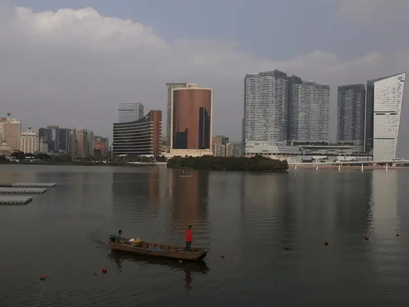 Tạp chí du lịch Wanderlust Tips 8 sai lầm to lớn khi đi du lịch nước ngoài