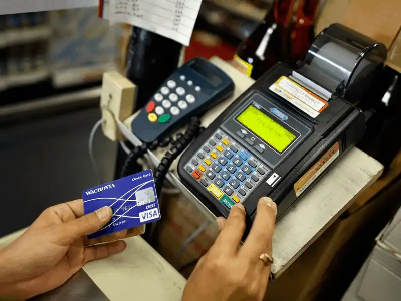 Tạp chí du lịch Wanderlust Tips 8 sai lầm to lớn khi đi du lịch nước ngoài