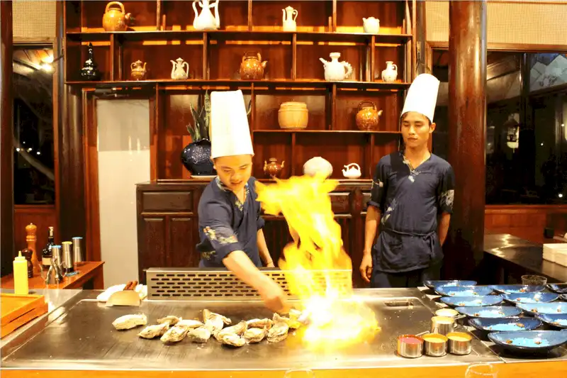 Tạp chí du lịch Wanderlust Tips ẩm thực Teppanyaki lần đầu tiên xuất hiện ở Hội An