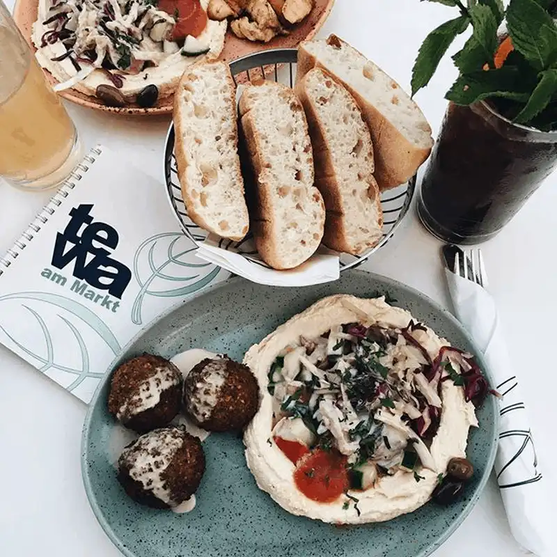 Tạp chí du lịch Wanderlust Tips 5 travel blogger người Áo bạn nên bật chế độ "theo dõi" 