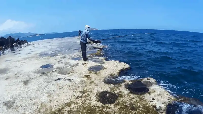 Có một Hòn Đỏ đẹp đến kì lạ ở Ninh Thuận 8 Tạp chí du lịch Wanderlust Tips có một hòn đỏ đẹp đến lạ ở Ninh Thuận