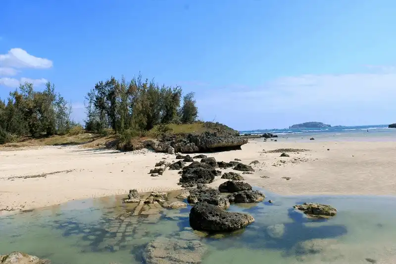 Có một Hòn Đỏ đẹp đến kì lạ ở Ninh Thuận 6 Tạp chí du lịch Wanderlust Tips có một hòn đỏ đẹp đến lạ ở Ninh ThuậnTạp chí du lịch Wanderlust Tips có một hòn đỏ đẹp đến lạ ở Ninh Thuận