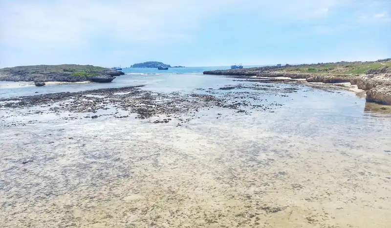 Có một Hòn Đỏ đẹp đến kì lạ ở Ninh Thuận 7 Tạp chí du lịch Wanderlust Tips có một hòn đỏ đẹp đến lạ ở Ninh Thuận