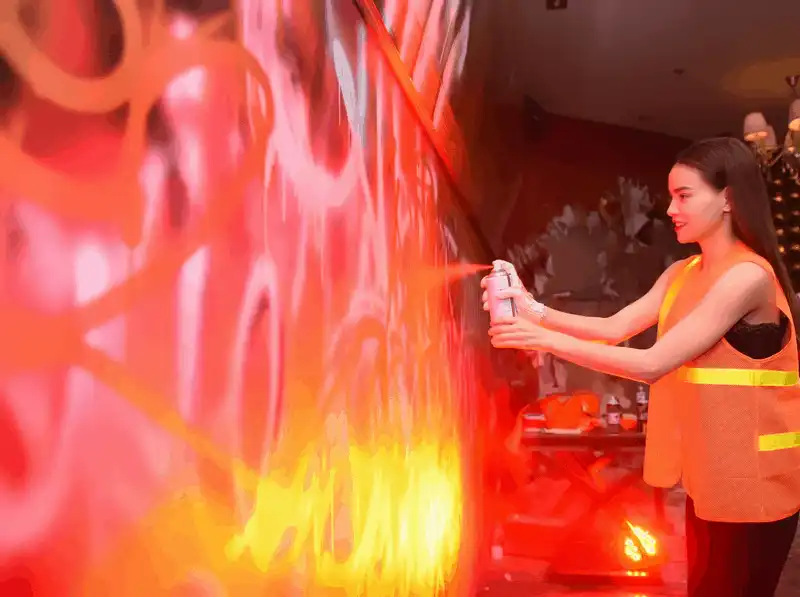 Tạp chí du lịch Wanderlust Tips dạ tiệc chia tay nhà hàng Angelina