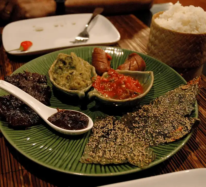 Tạp chí du lịch Wanderlust Tips Top 5 nhà hàng nổi tiếng ở Luang Prabang, Lào