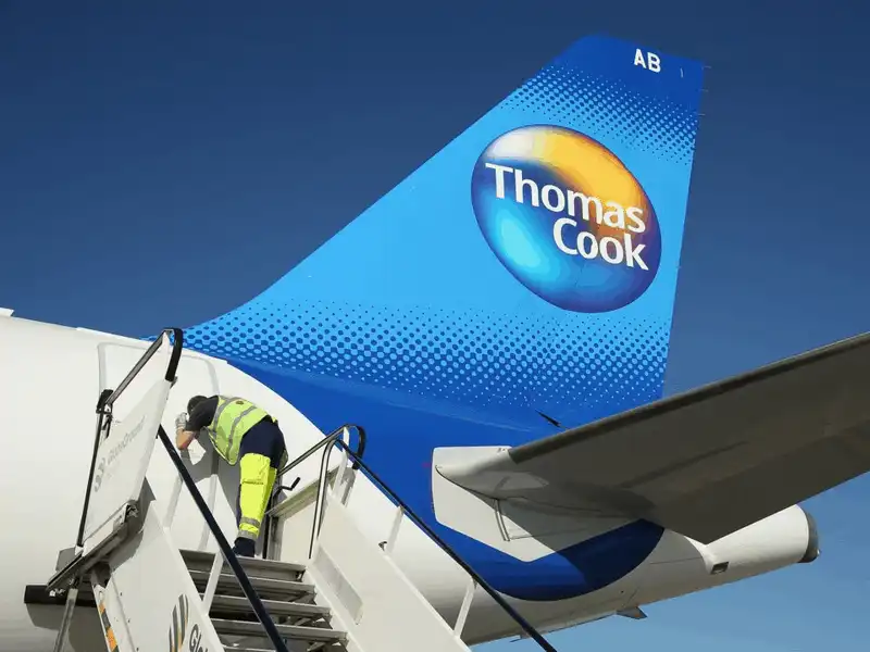 Tạp chí Du lịch Wanderlust Tips 10 hãng hàng không cho phép mang vật nuôi lên máy bay