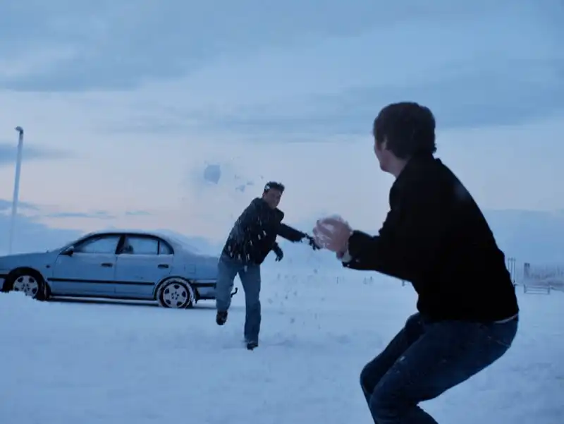 Tạp chí Du lịch Wanderlust Tips 12 sự khác biệt văn hóa đáng ngạc nhiên giữa Iceland và Mỹ