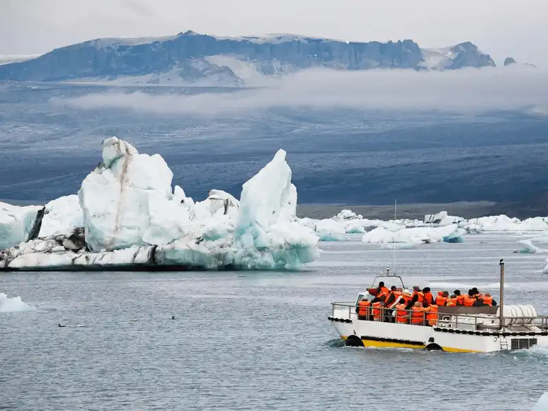 Tạp chí Du lịch Wanderlust Tips 12 sự khác biệt văn hóa đáng ngạc nhiên giữa Iceland và Mỹ