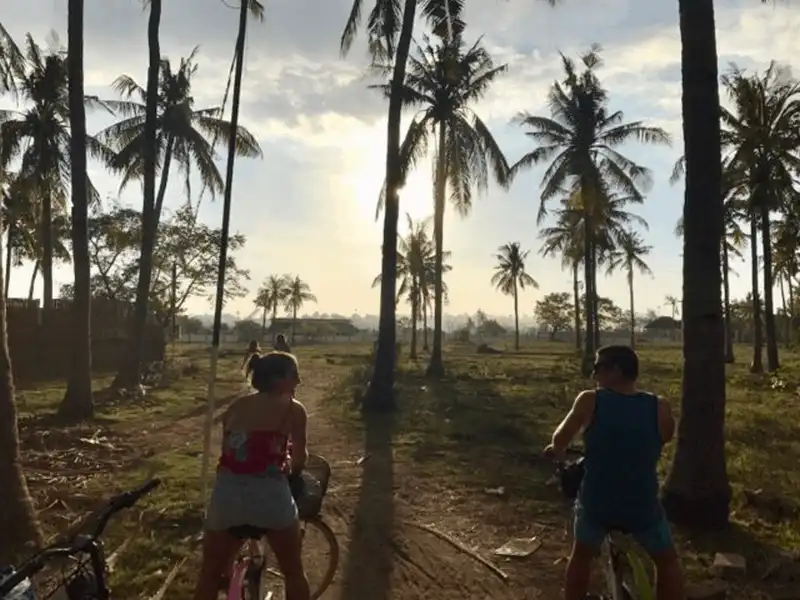 Tạp chí Du lịch Wanderlust Tips 5 cách đơn giản để giữ dáng khi đi du lịch