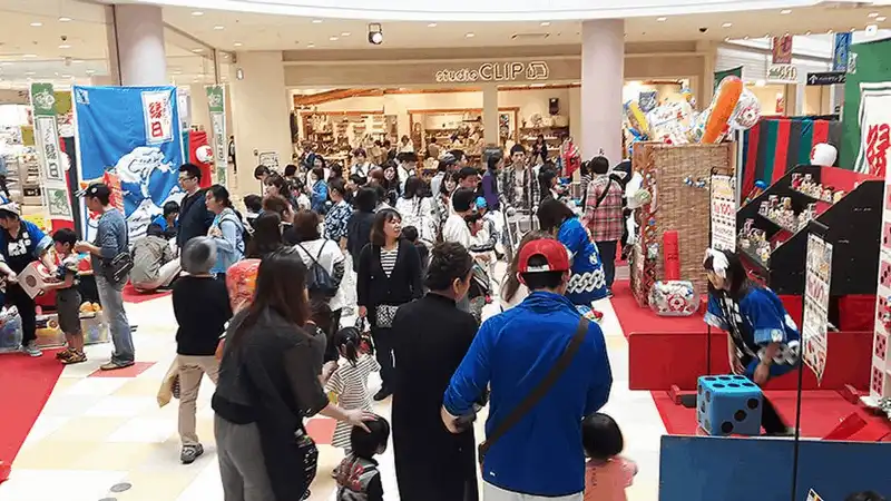 8 cách giúp trẻ nhỏ dễ dàng kết bạn khi đi du lịch 10 Tạp chí Du lịch Wanderlust Tips 8 cách giúp con bạn kết bạn khi đi du lịch