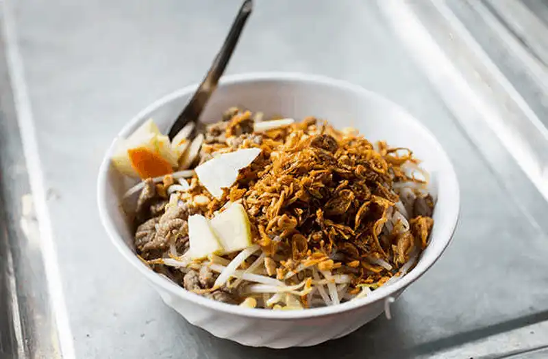 Tạp chí Du lihcj Wanderlust Tips 9 món ăn đường phố ở Hà Nội nhất định phải thử