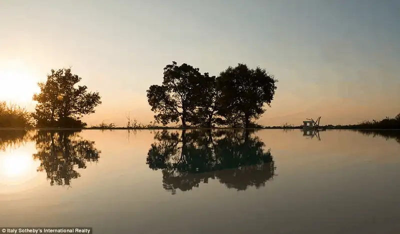 Tạp chí du lịch Wanderlust Tips ên trong những ngôi nhà nón Trulli xinh đẹp ở Ý