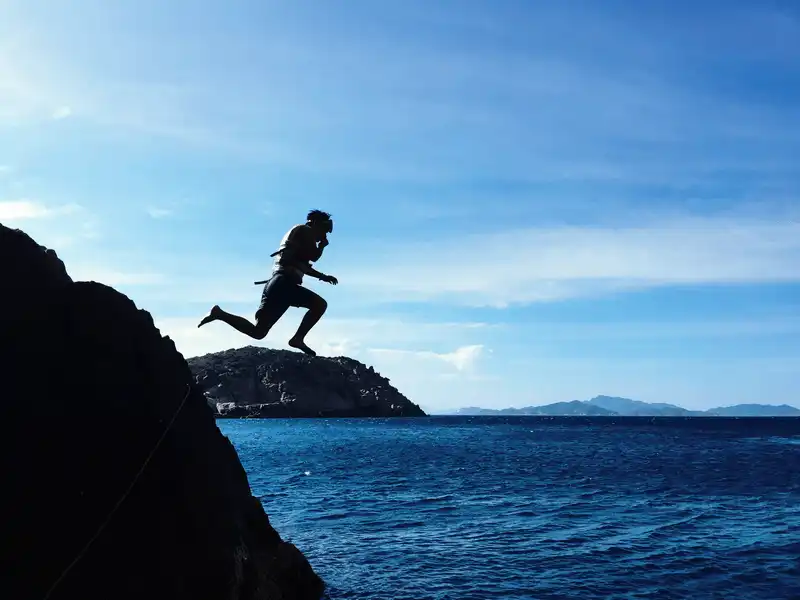 Tạp chí du lịch Wanderlust Tips Chàng trai 9x và mơ ước được đem dù lượn bay khắp thế gian