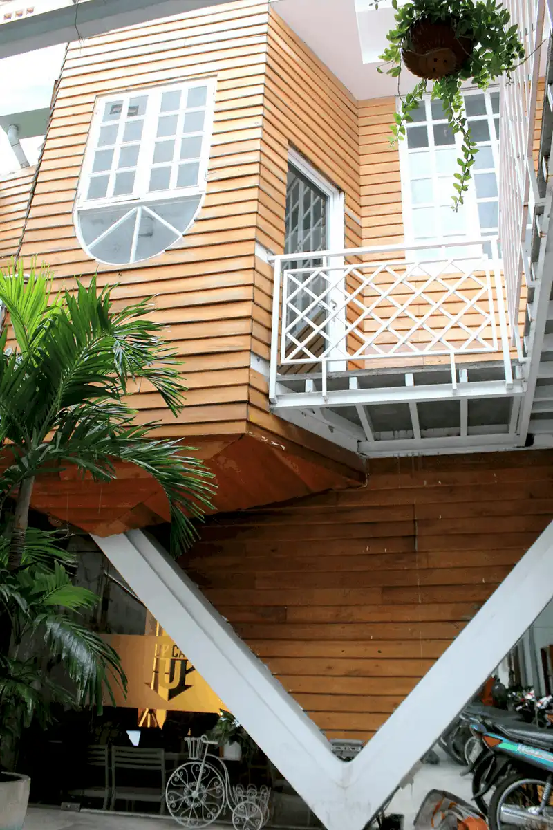 Tạp chí du lịch Wanderlust Tips Điểm danh 4 ngôi nhà úp ngược cực độc đáo tại Việt Nam