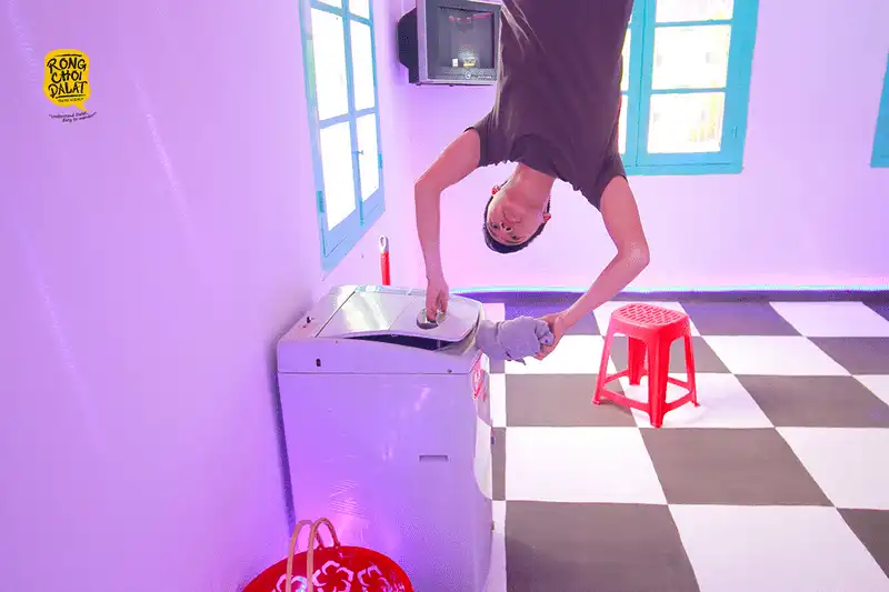 Tạp chí du lịch Wanderlust Tips Điểm danh 4 ngôi nhà úp ngược cực độc đáo tại Việt Nam