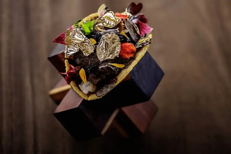 Tạp chí du lịch Wanderlust Tips Điểm danh các món ăn dát vàng xa xỉ nhất thế giới